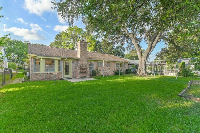 Building Photo - 8419 Stroud Dr