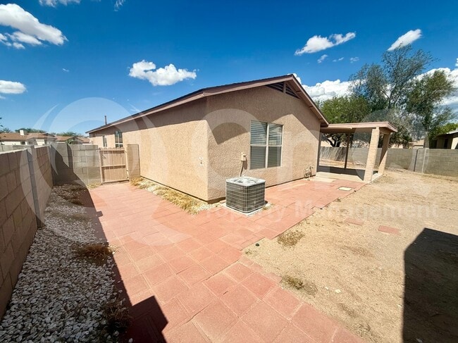 Building Photo - 8149 S Sunny River Pl