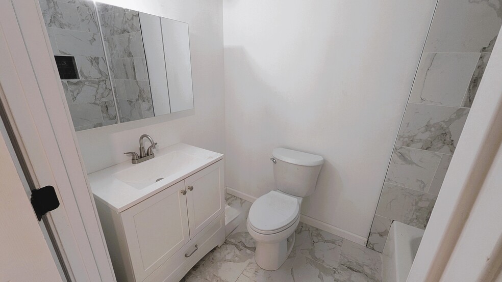 Building Photo - 6454 Boca Grande Blvd