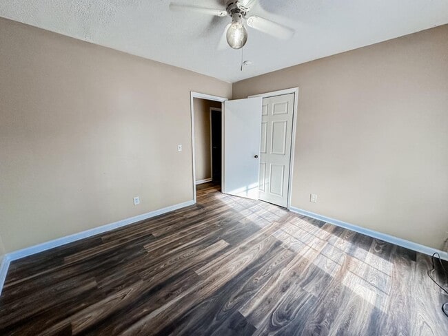 Building Photo - 99 Gardenia Dr