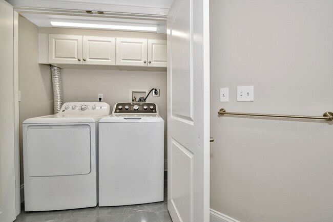 Building Photo - 125 Coolidge Ave