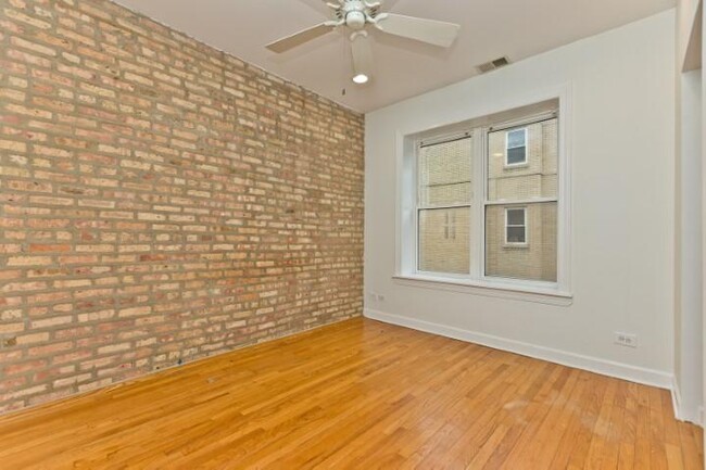 Building Photo - 2 bedroom in Chicago IL 60618