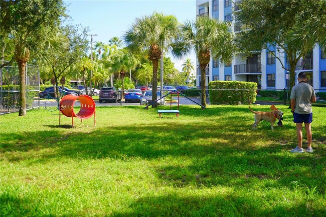 Building Photo - 1470 NE 123rd St