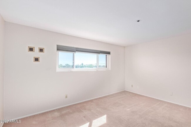 Building Photo - Charming 2 Bed 2 Bath Townhome near Downto...