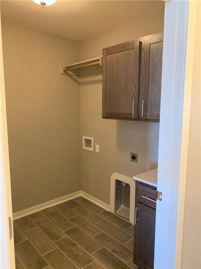Building Photo - Netzel Properties, LLC - 601 (AN*)