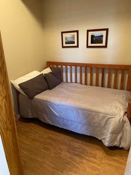 Extra space- den, office or add a daybed for a guest - 3854 S Dayton Way