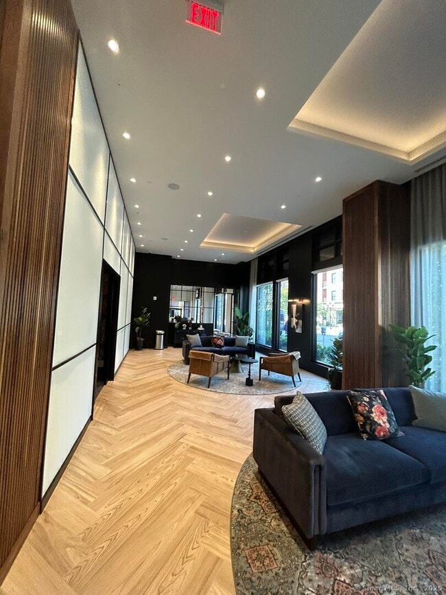 Building Photo - 711 Summer St