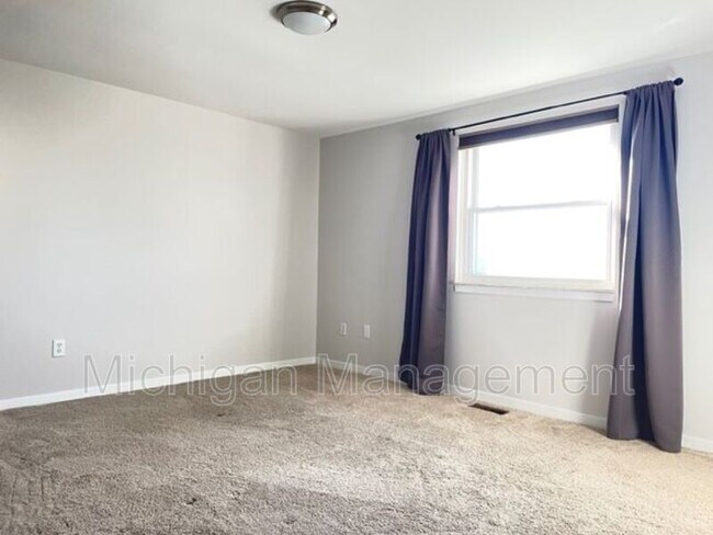 Building Photo - 8490 Westchester Ln