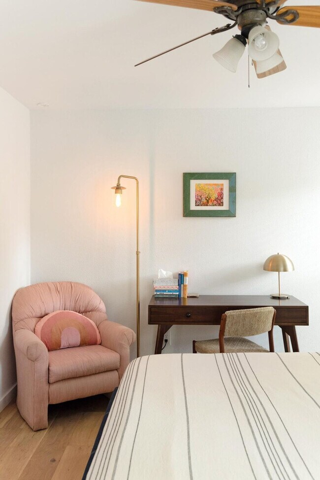 Building Photo - 2906 Westhill Dr