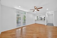 Building Photo - 3300 Yorktown St