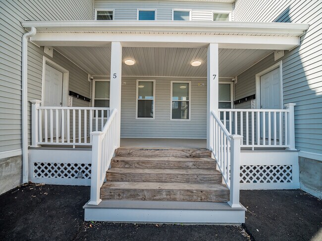 Building Photo - 7 Lowell St