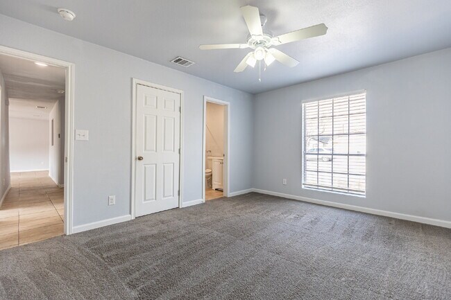 Building Photo - 13719 Earlywood St