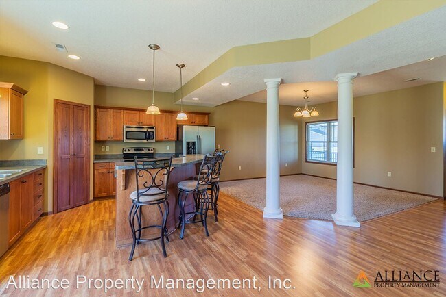 Building Photo - 3 br, 2.5 bath House - 526 Stonedale Dr.