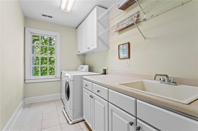 Building Photo - 1169 Dawn View Ln NW