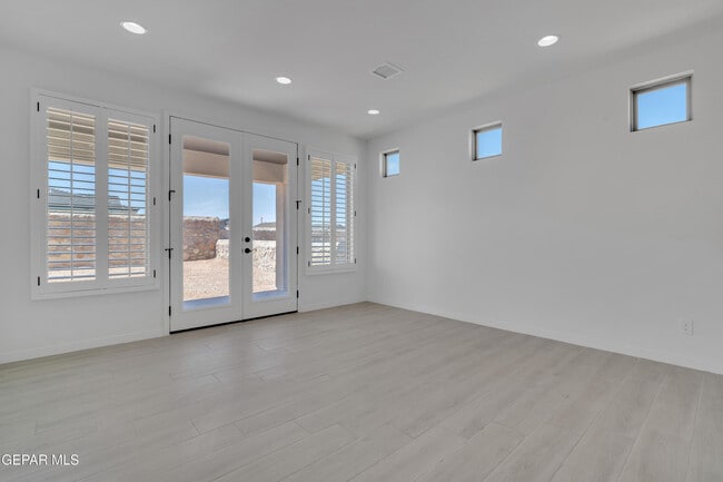 Building Photo - 14936 Hill Ridge Ct