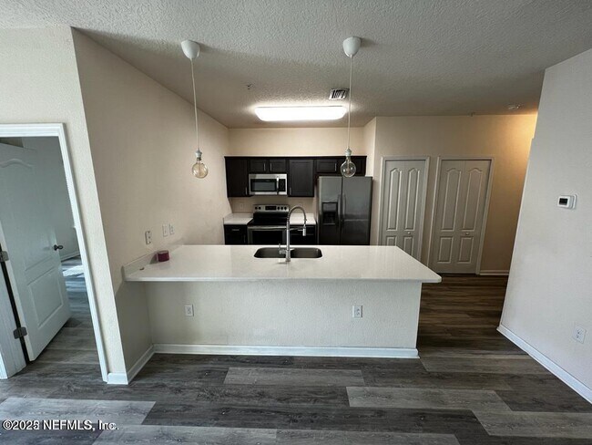 Building Photo - 4959 Key Lime Dr