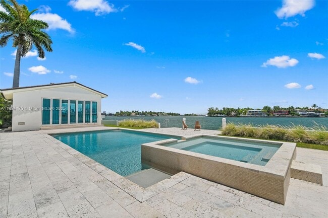 Building Photo - 205 N Hibiscus Dr