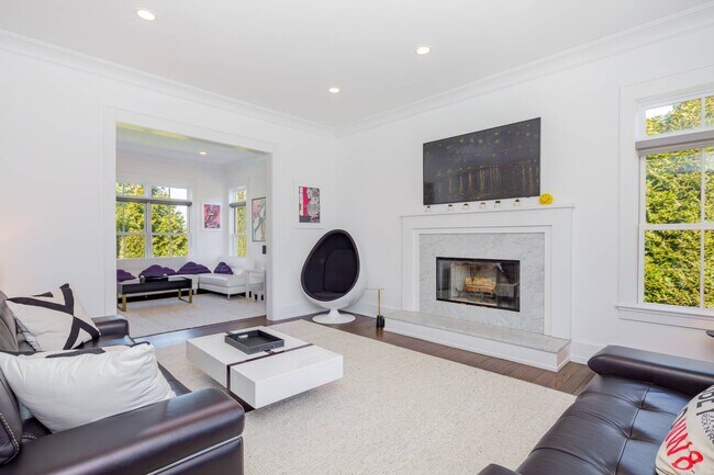 Building Photo - 20 Lighthouse Ln