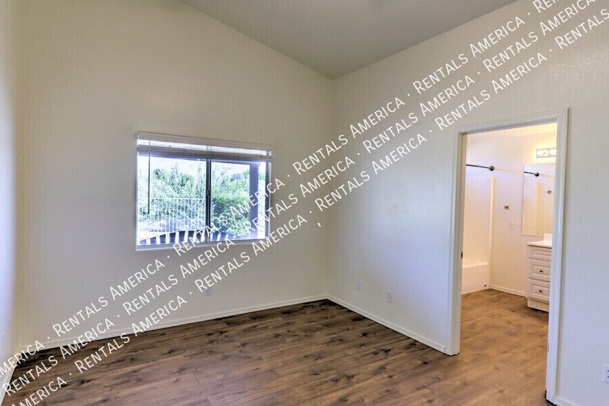 Building Photo - 10984 N Double Eagle Ct