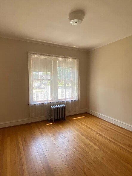 Building Photo - 2941 N Lockwood Ave