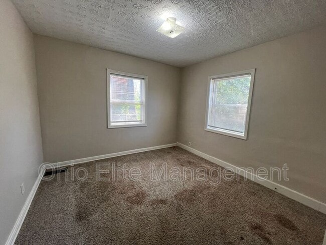 Building Photo - 397 S Chase Ave