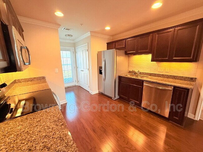 Building Photo - 1040 Charlie Daniels Pkwy