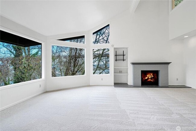 Building Photo - 3 bedroom in Seattle WA 98109