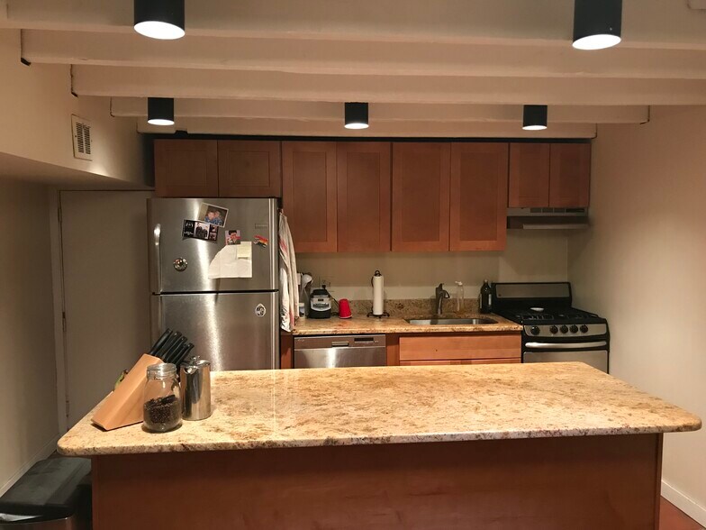 Building Photo - 716 N 23rd St