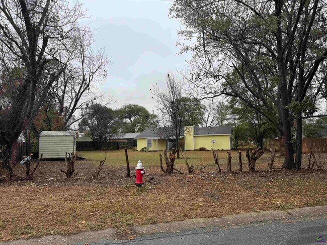 Building Photo - 108 Renoir Ln