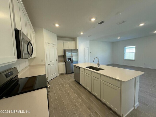 Building Photo - 8198 Horsebit Cir