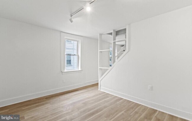Building Photo - 715 E Haverford Rd