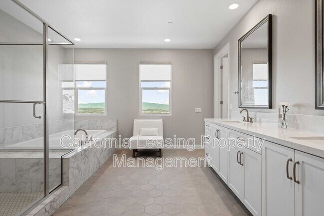 Building Photo - 28649 Windbreak Tr