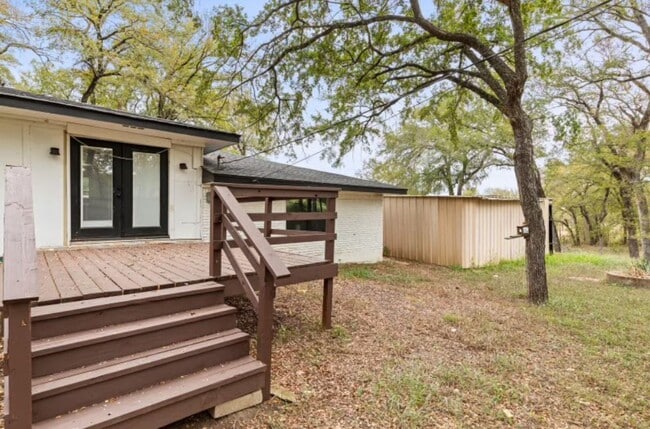 Building Photo - Fully Furnished Room for Rent- $550- Loren...