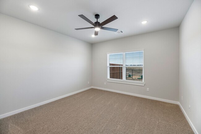 Building Photo - AVAILABLE NOW! 3 BEDROOM TRIPLEX LOCATED ON 1-ACRE LOT IN MIDLOTHIAN, TX!