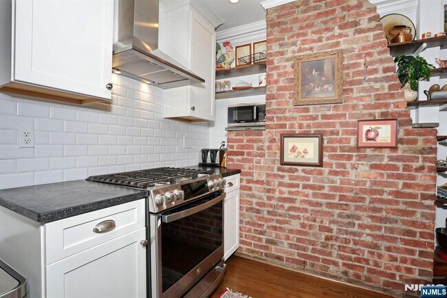 Building Photo - 2 Maysenger Rd