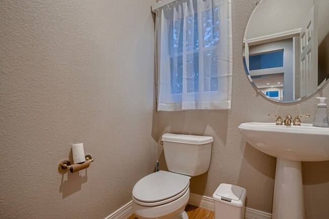 Building Photo - 7046 Forest Ridge Cir