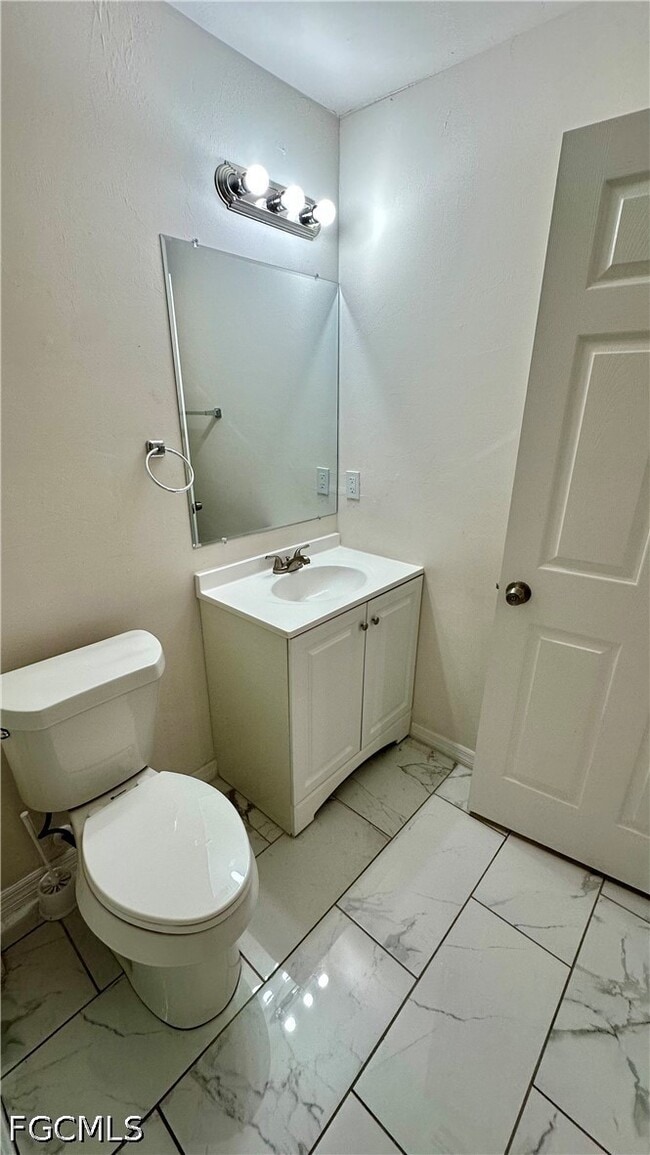 Building Photo - 3305 SW 15th Pl