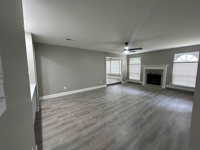 Building Photo - 4031 Sawgrass Dr