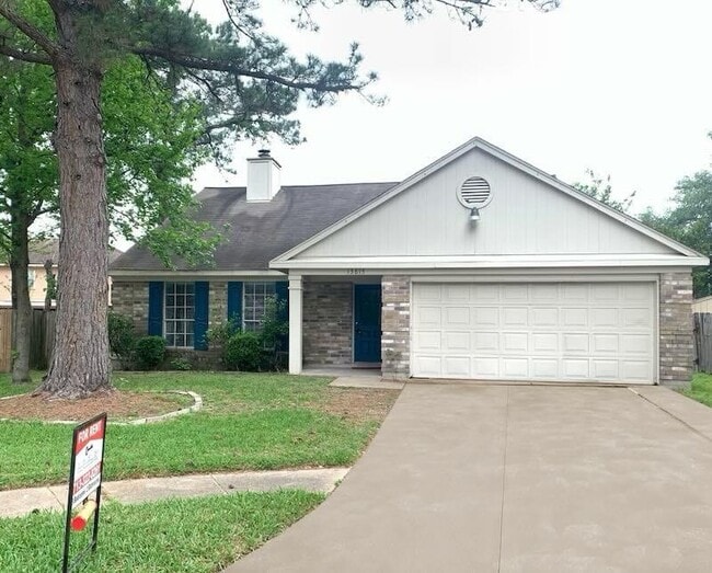 Primary Photo - 13815 Glade Hollow Dr