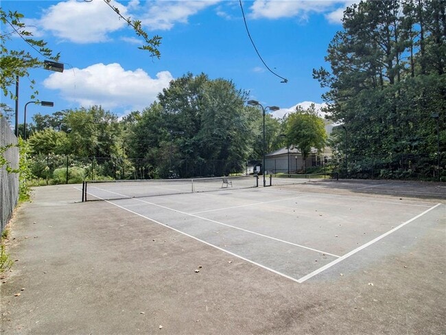 Building Photo - 3307 Pine Heights Dr NE