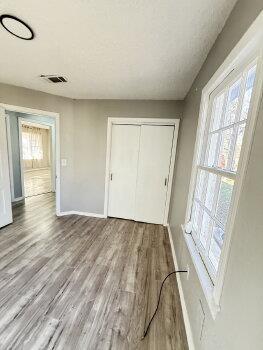 Building Photo - 1905 Hasley Dr