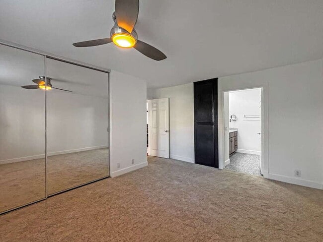 Building Photo - 7422 Seastar Dr