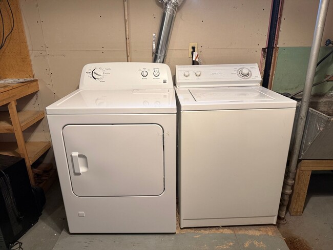 Building Photo - The Cutest 3-Bedroom Tudor - One Block From Como Golf Course