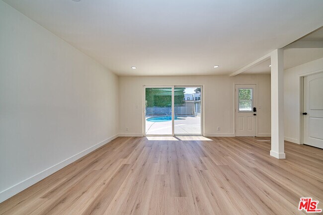 Building Photo - 347 S Highland Ave