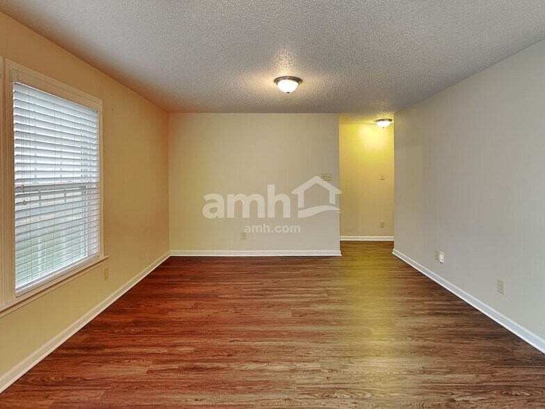 Building Photo - 5631 Hammermill Dr
