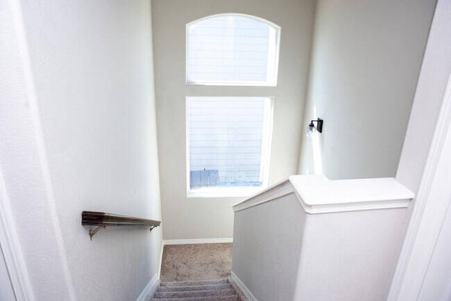 Building Photo - 10744 Traders Pkwy