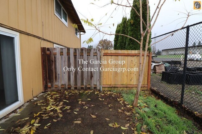 Building Photo - 581 Holmes Ln