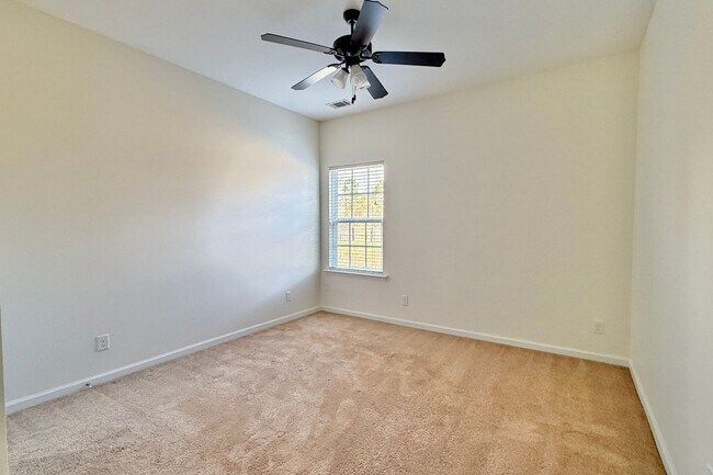 Building Photo - AVAILABLE NOW! (Small Pets Only)