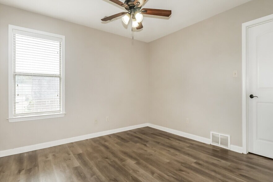 Building Photo - 5061 Thornebrook Cove