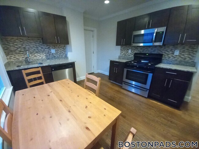 Building Photo - 2971 Washington St